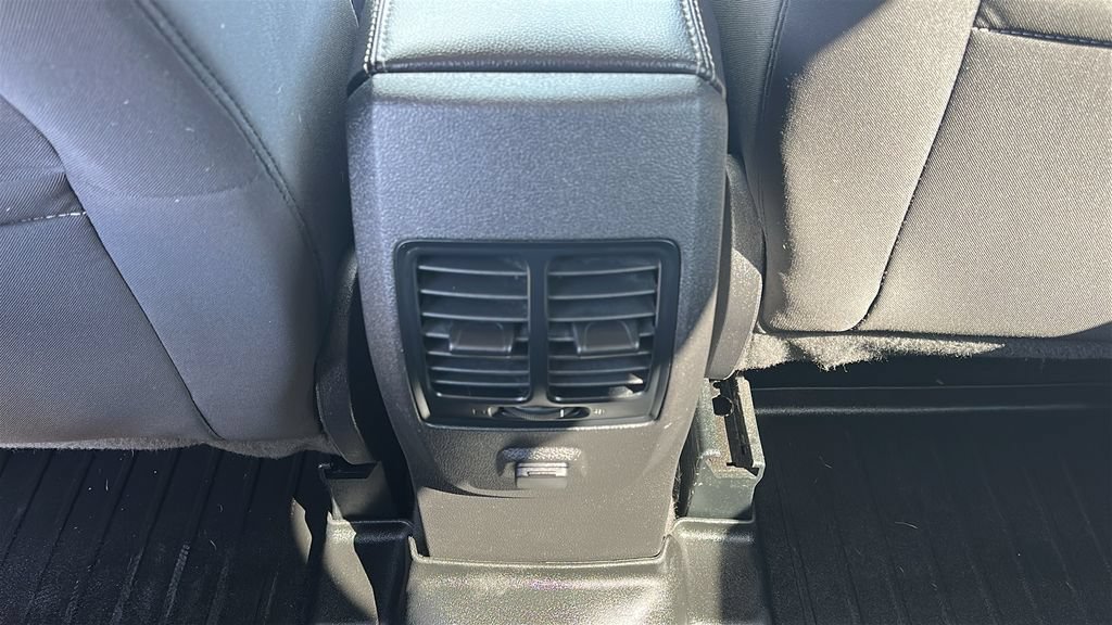 Used 2018 Ford Escape SE w/ SE Sync 3 Package FWD image 29