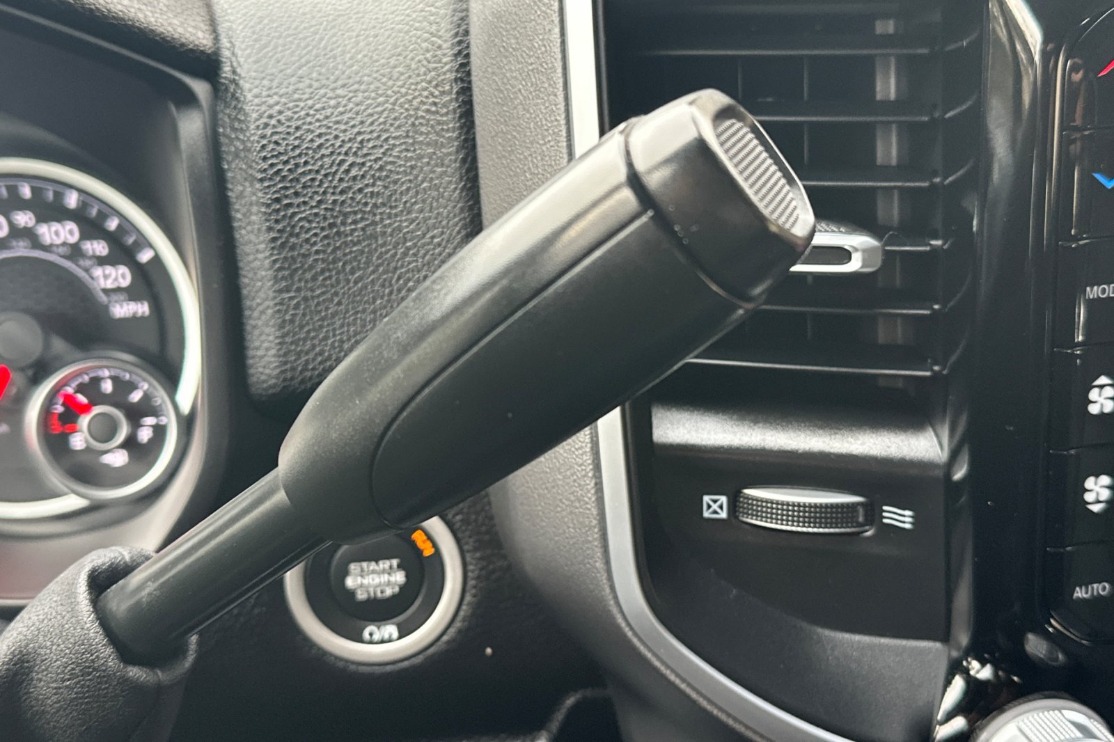 Used 2025 RAM 2500 Big Horn AWD/4WD image 20