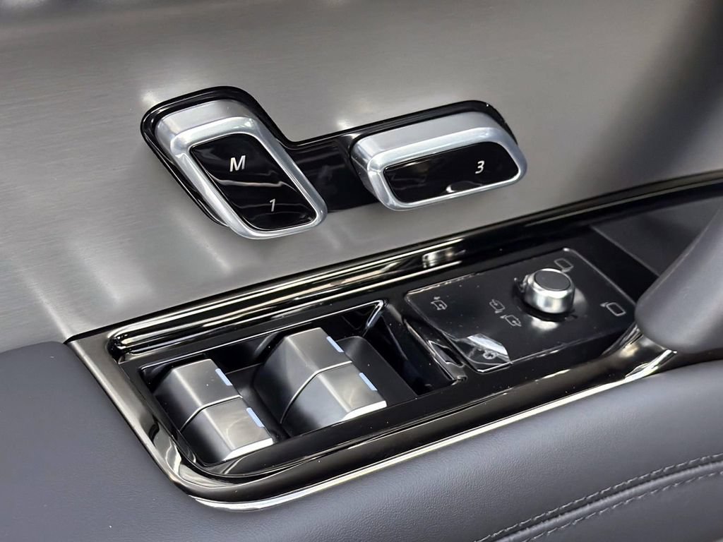 New 2026 Land Rover Range Rover Sport Dynamic SE AWD/4WD image 16
