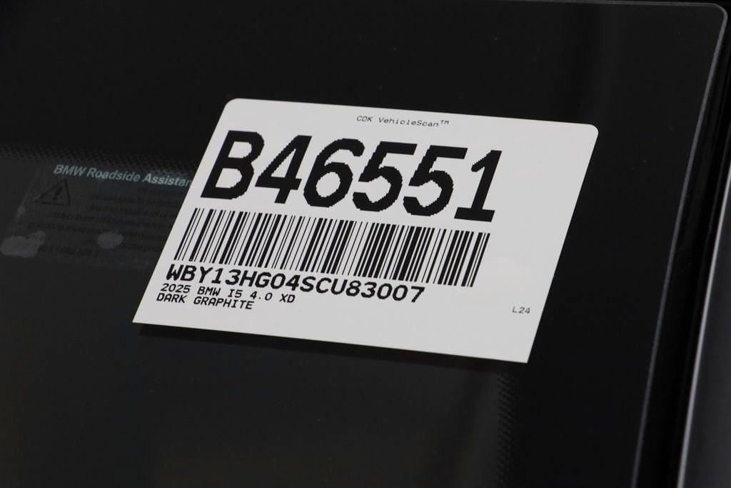 Used 2025 BMW i5 xDrive40 w/ Premium Package image 27