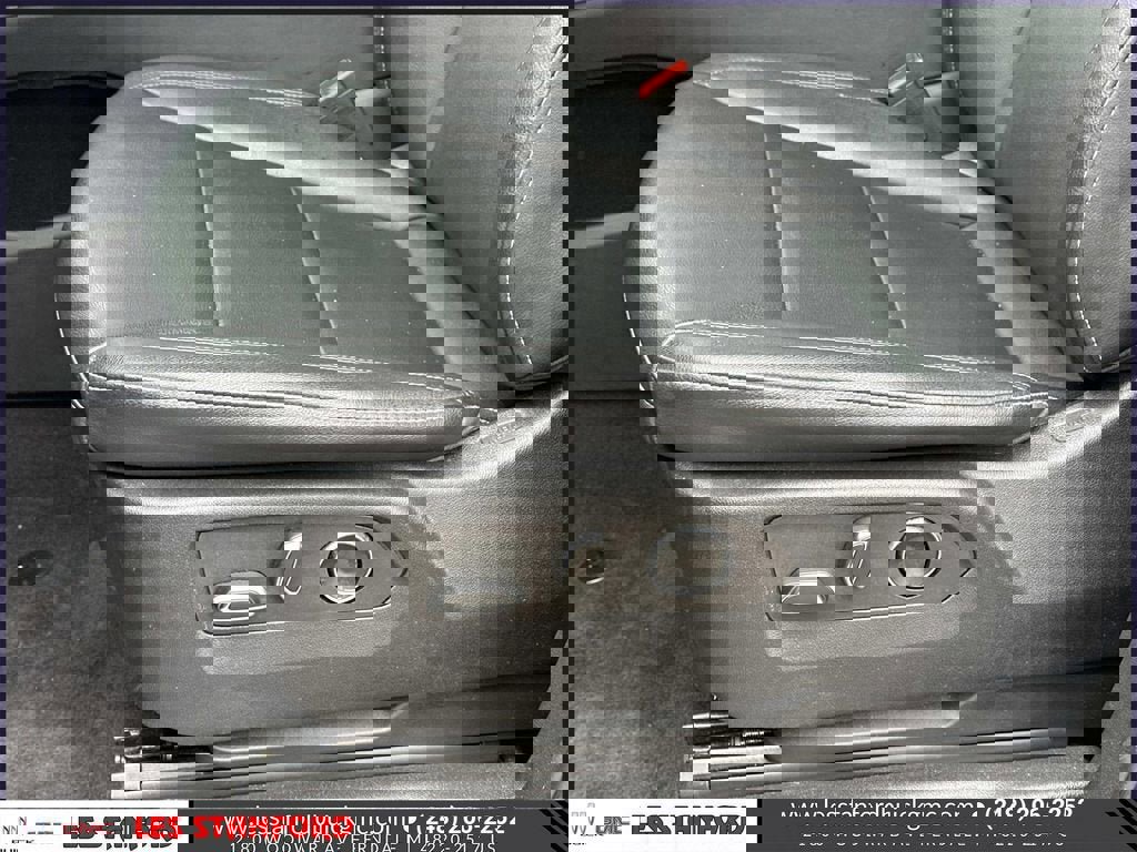 Used 2023 Cadillac Escalade Luxury w/ LPO, Illumination Package image 19