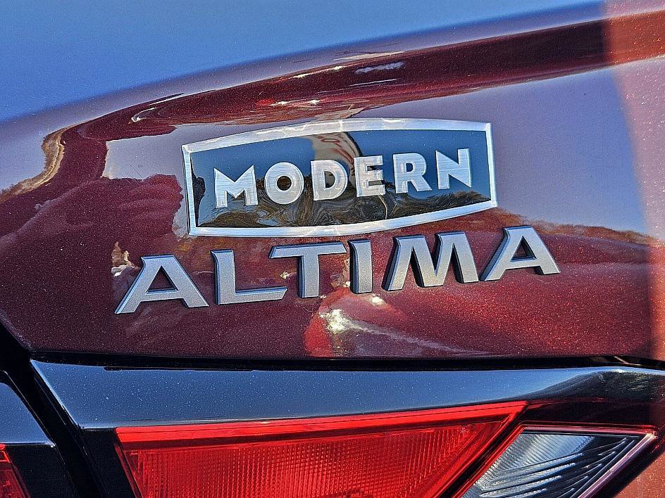 Used 2024 Nissan Altima 2.5 SV image 11