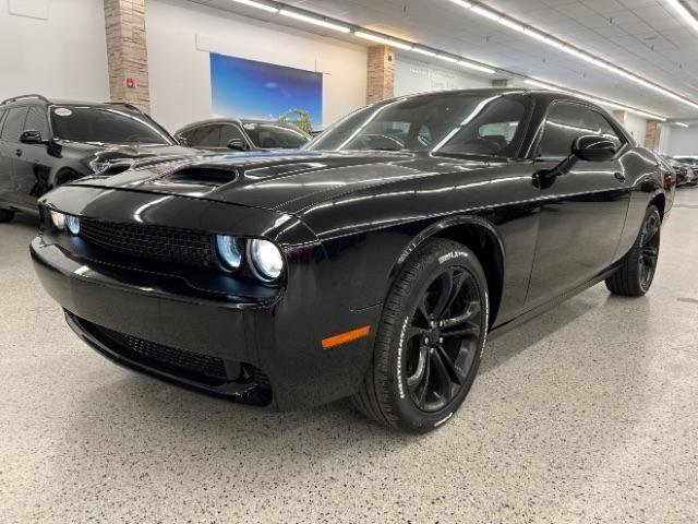 Used 2020 Dodge Challenger SXT RWD image 1