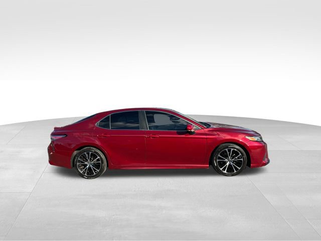 Used 2018 Toyota Camry SE image 6