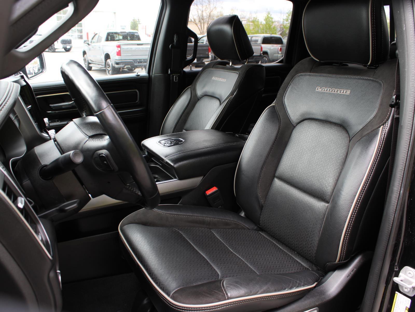 Used 2023 RAM 1500 Laramie AWD/4WD image 15