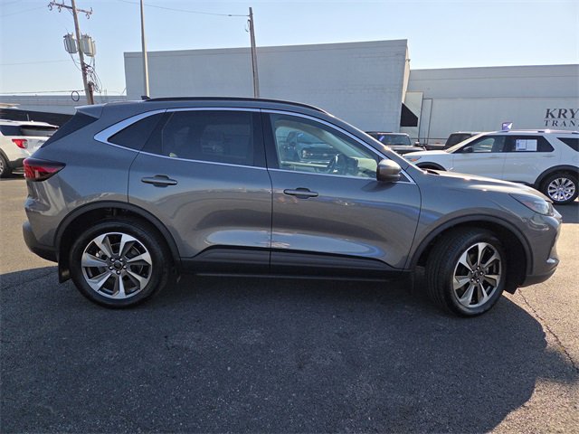 Used 2024 Ford Escape Platinum image 30