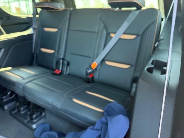 Used 2023 GMC Yukon AT4 w/ AT4 Premium Package AWD/4WD image 10