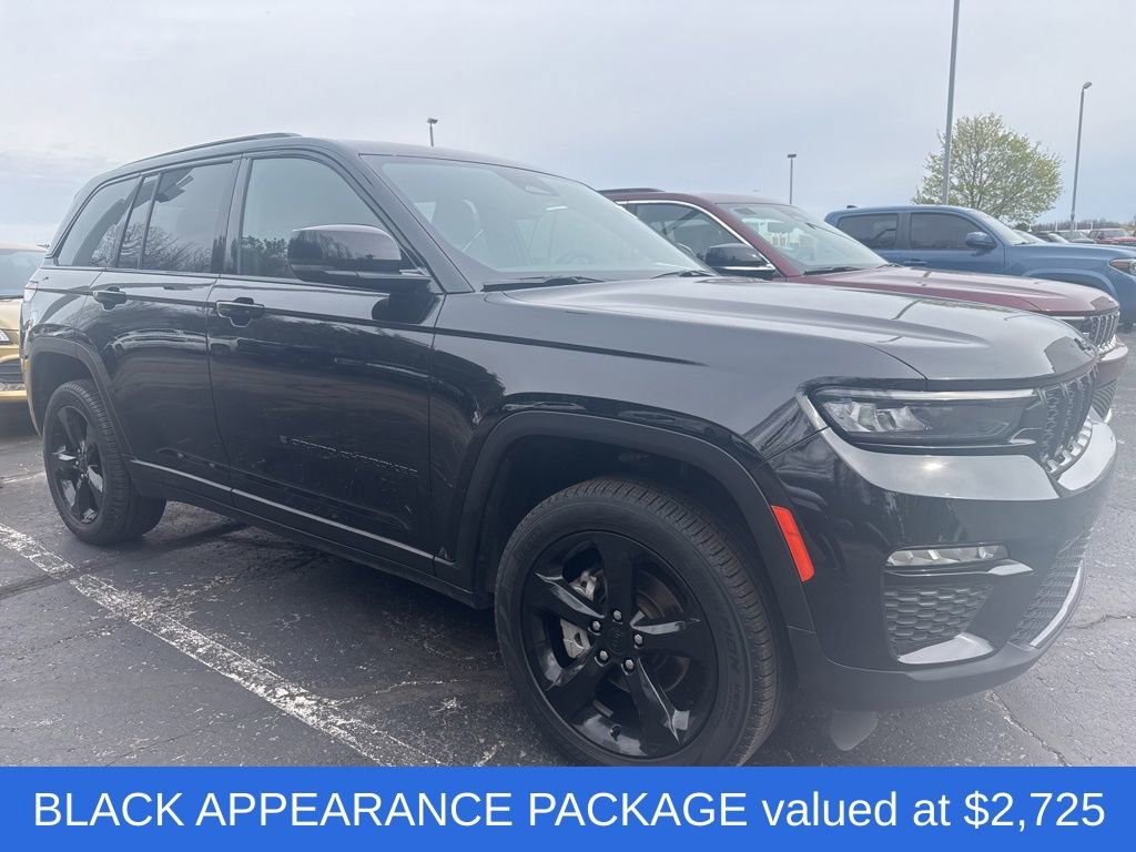 Used 2024 Jeep Grand Cherokee Limited w/ Black Appearance Package AWD/4WD image 2
