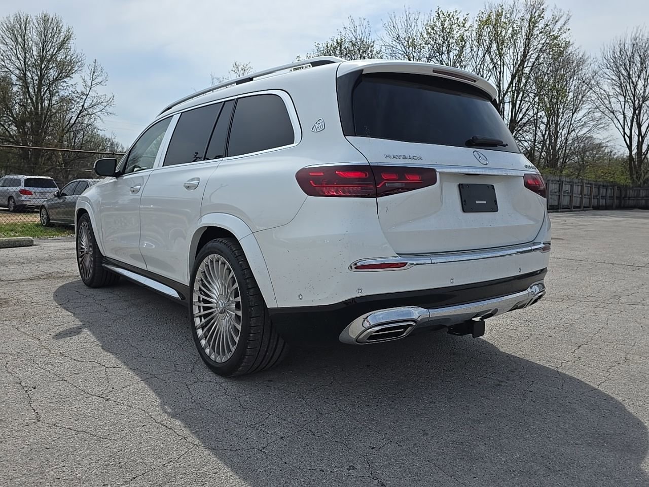 Used 2025 Mercedes-Benz Maybach GLS 600 4MATIC image 4