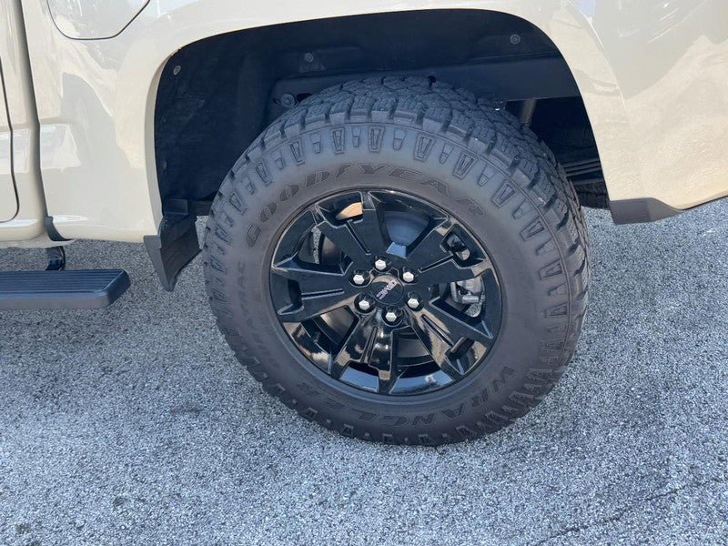 Used 2022 GMC Canyon AT4 AWD/4WD image 7