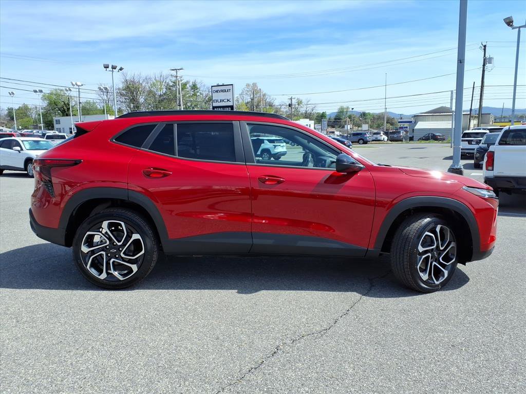 New 2026 Chevrolet Trax RS FWD image 3