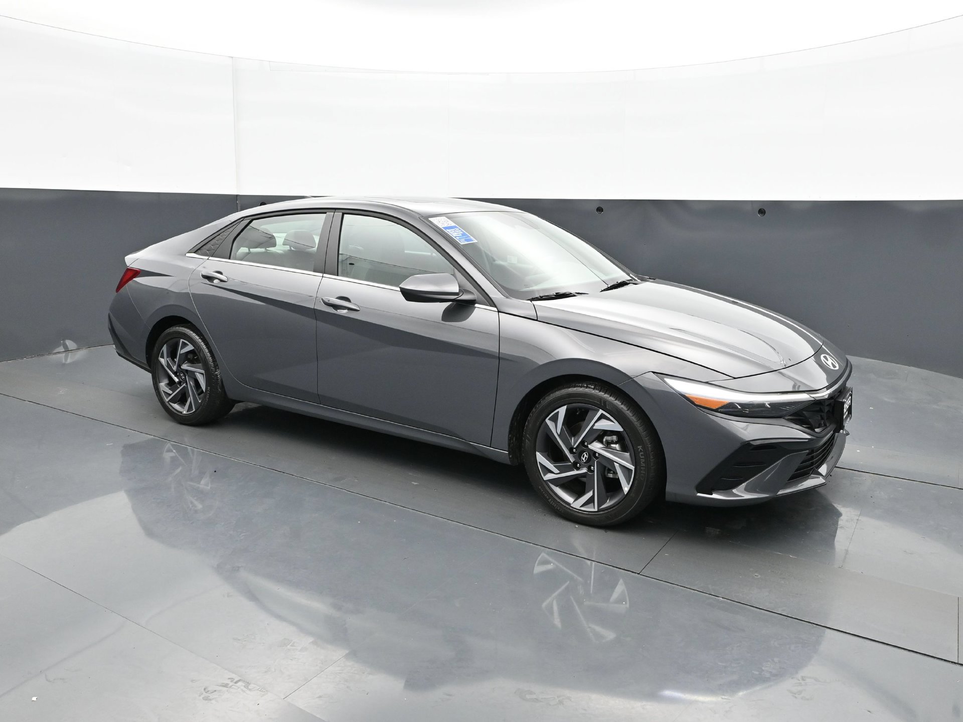 Used 2025 Hyundai Elantra SEL FWD image 9