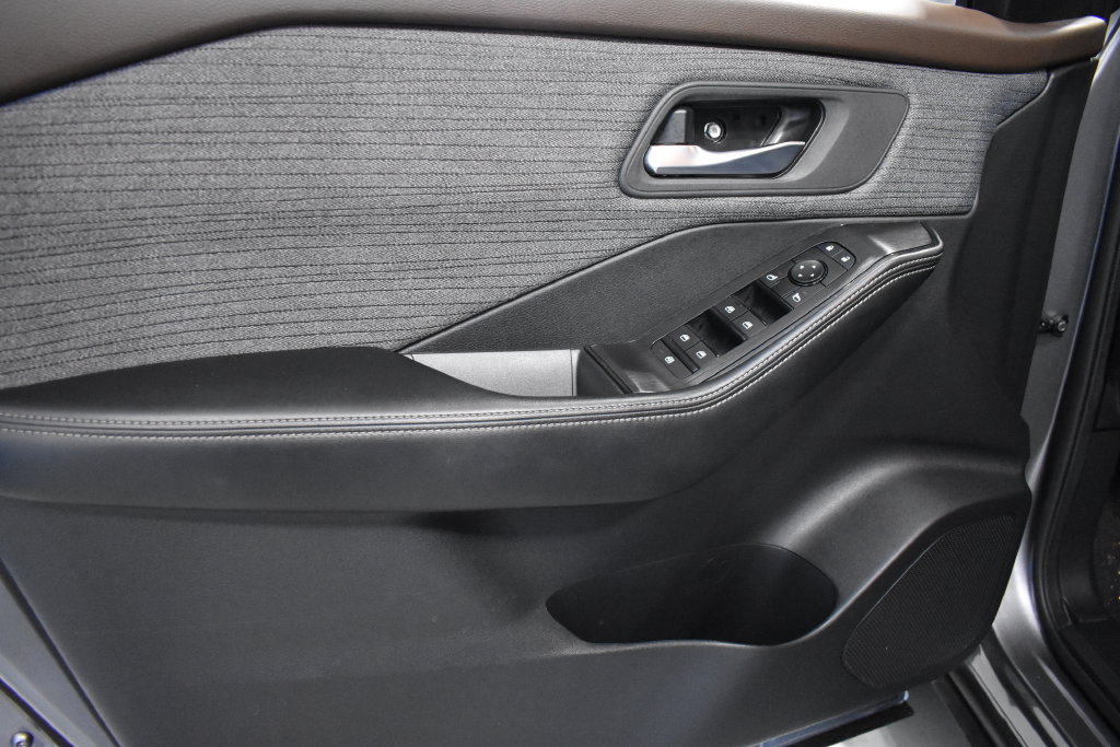 Certified 2023 Nissan Rogue SV AWD/4WD image 15