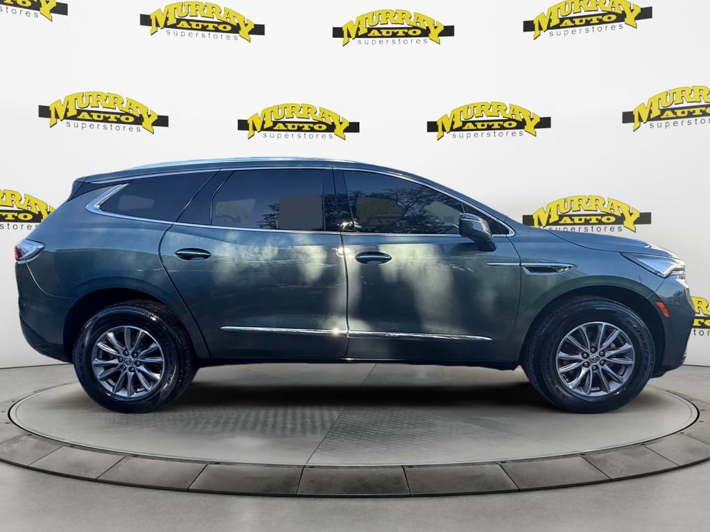 Used 2023 Buick Enclave Essence image 6