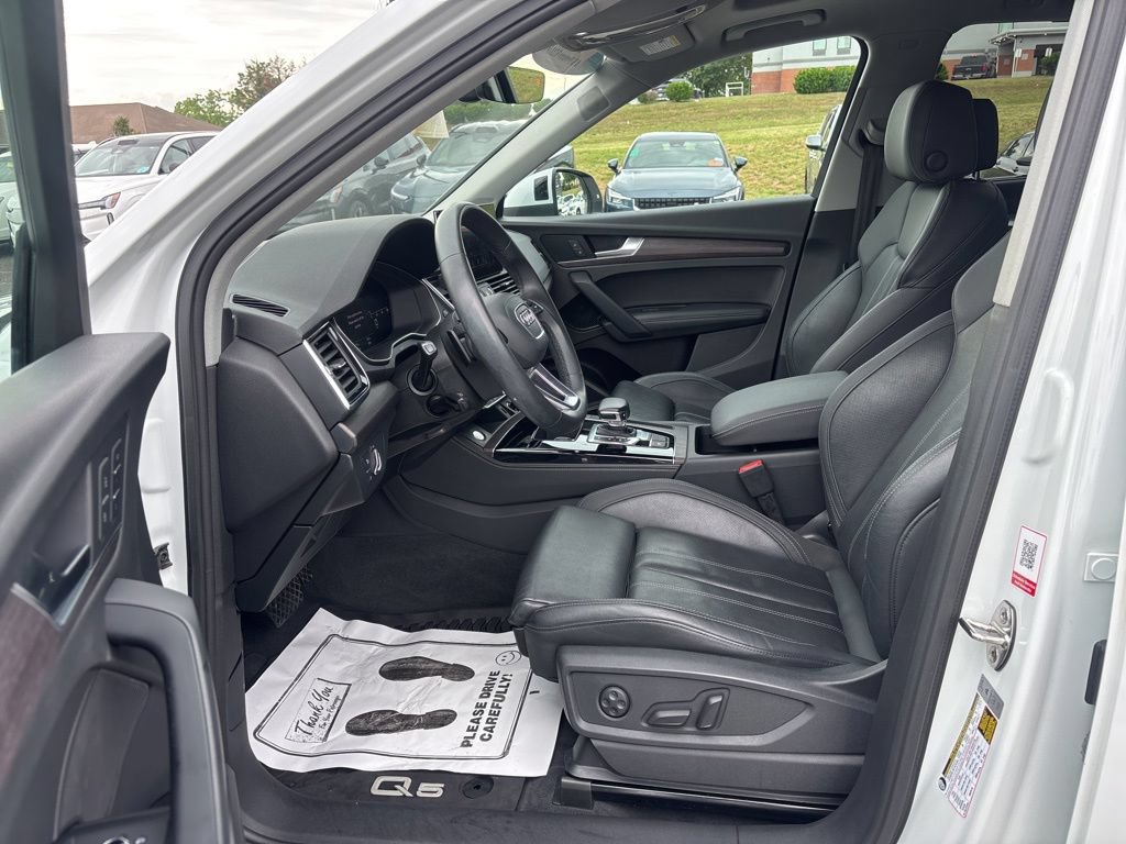 Used 2021 Audi Q5 2.0T Premium Plus w/ Premium Plus Package AWD/4WD image 15