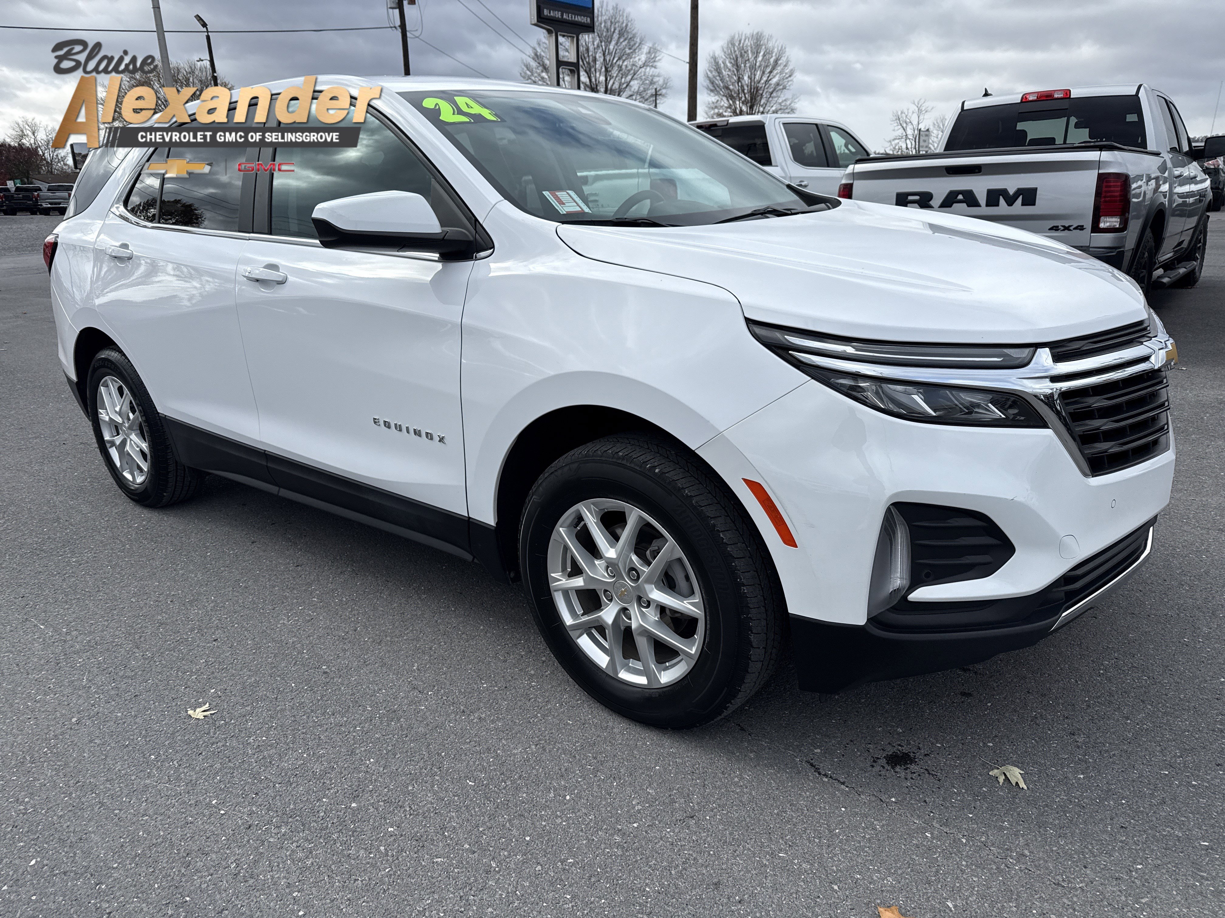 Used 2024 Chevrolet Equinox LT image 1
