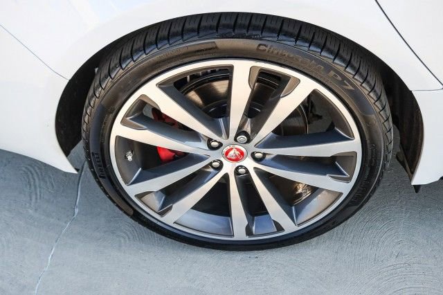 Used 2018 Jaguar XF S image 13