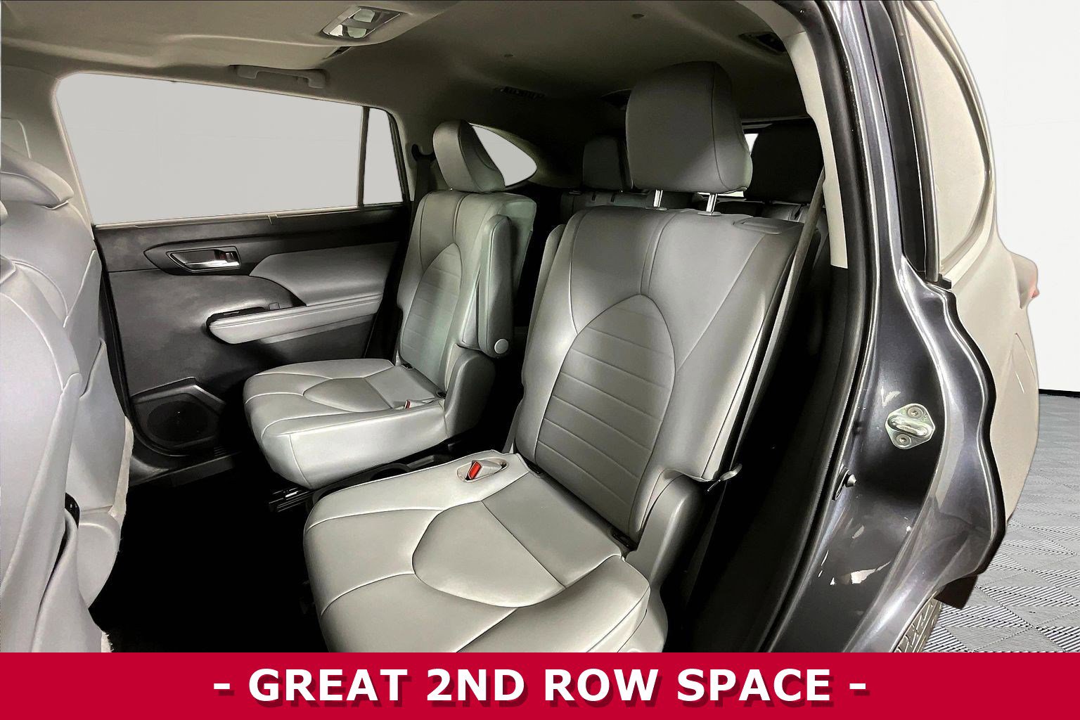 Used 2020 Toyota Highlander XLE image 22