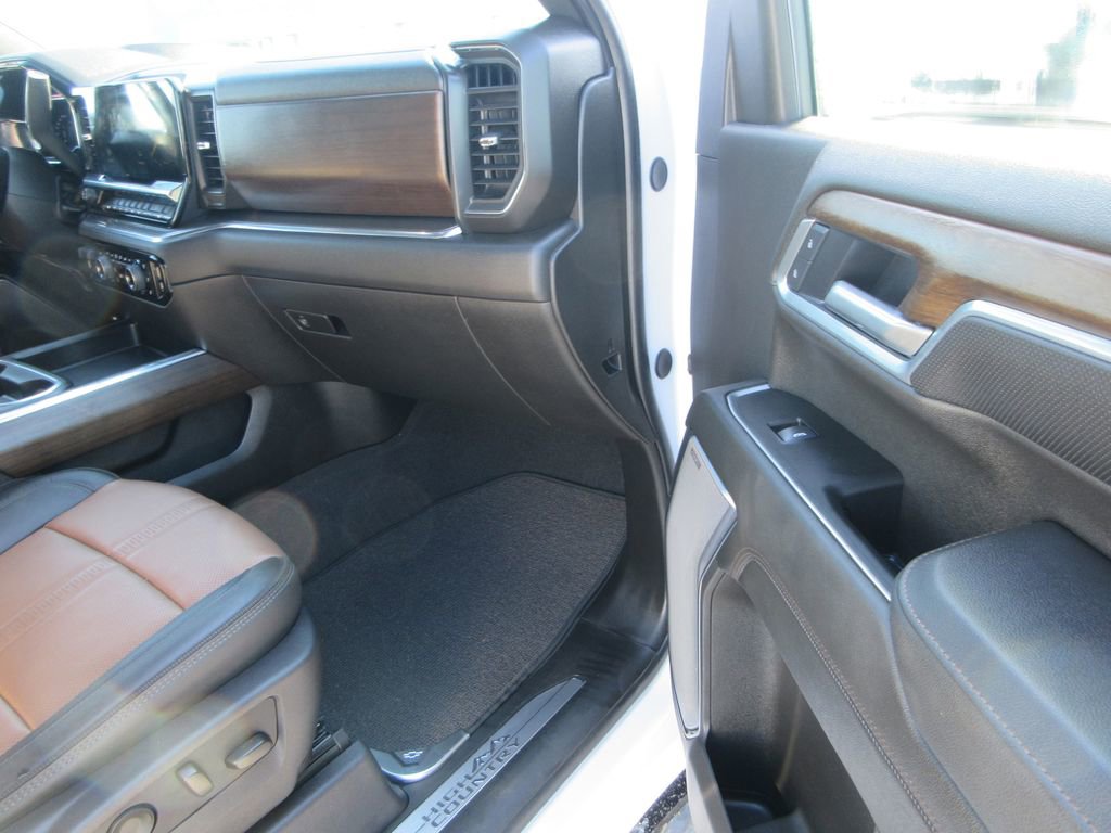 Certified 2025 Chevrolet Silverado 2500 High Country w/ Technology Package image 22