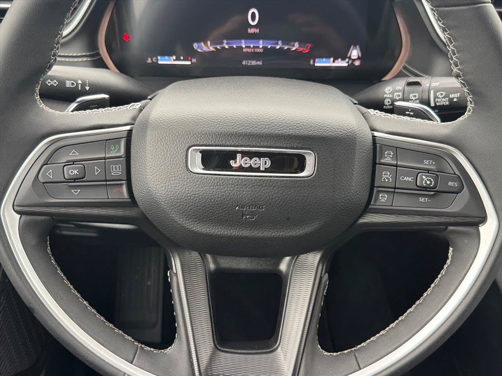 Used 2024 Jeep Grand Cherokee Altitude AWD/4WD image 13