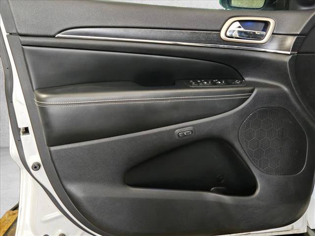 Used 2014 Jeep Grand Cherokee Limited RWD image 9