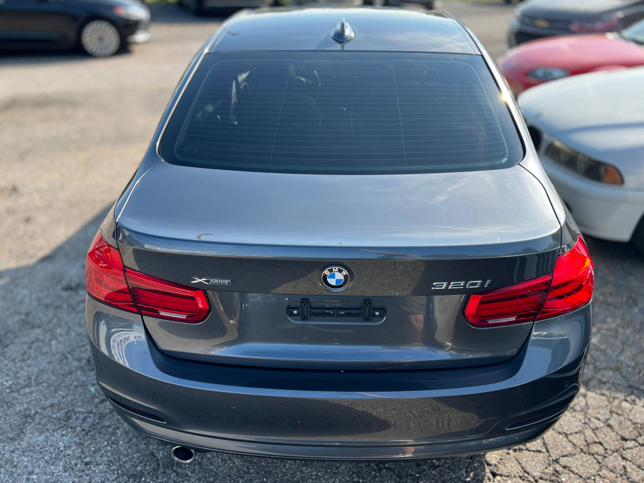 Used 2018 BMW 320i xDrive Sedan image 12