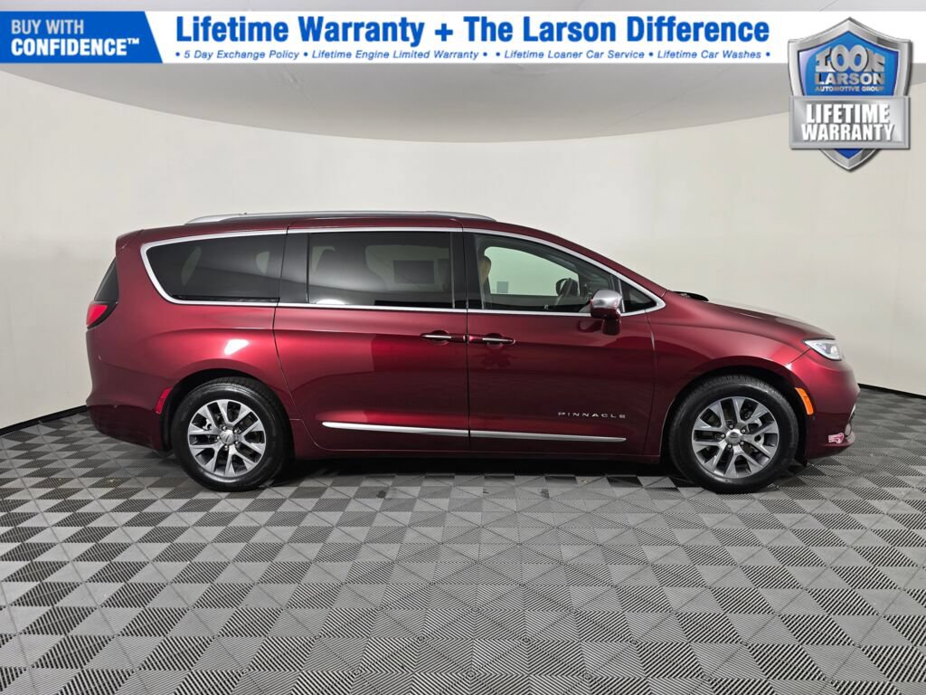 Used 2022 Chrysler Pacifica Pinnacle