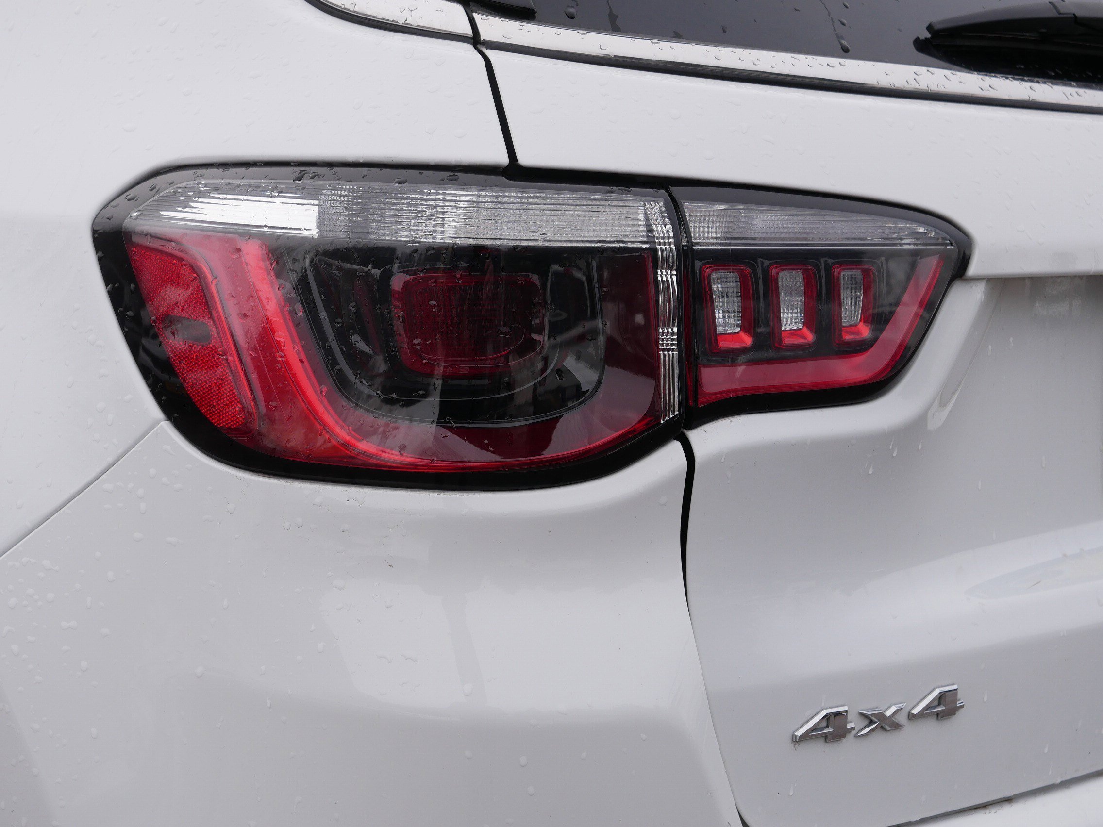 Certified 2024 Jeep Compass Latitude image 17