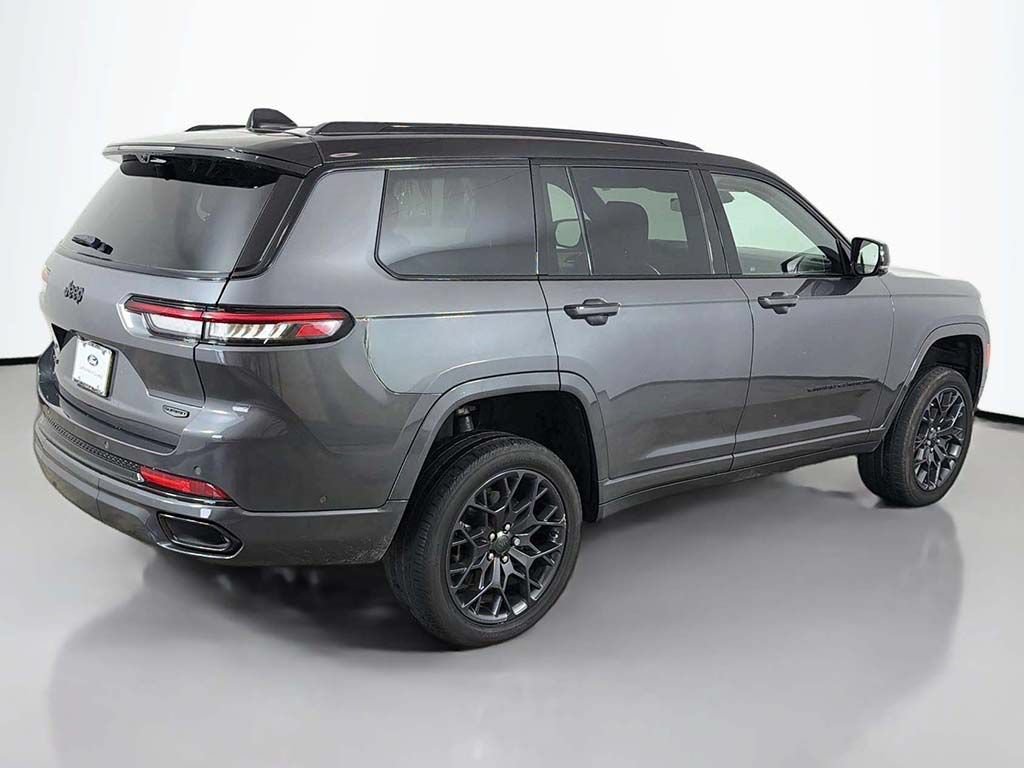 Used 2023 Jeep Grand Cherokee L Summit AWD/4WD image 18