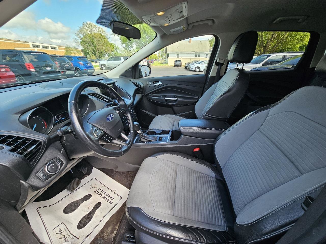 Used 2017 Ford Escape SE w/ Equipment Group 201A FWD image 19
