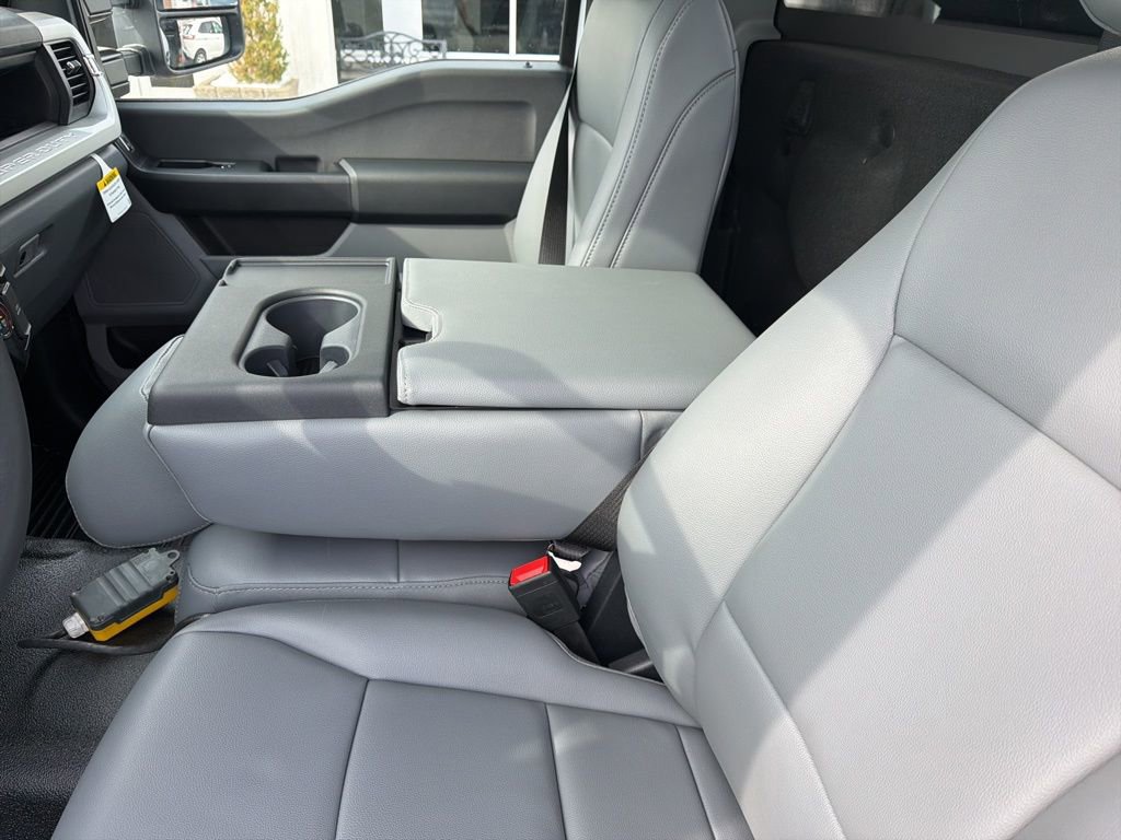 New 2026 Ford F550 4x4 Regular Cab Super Duty image 13
