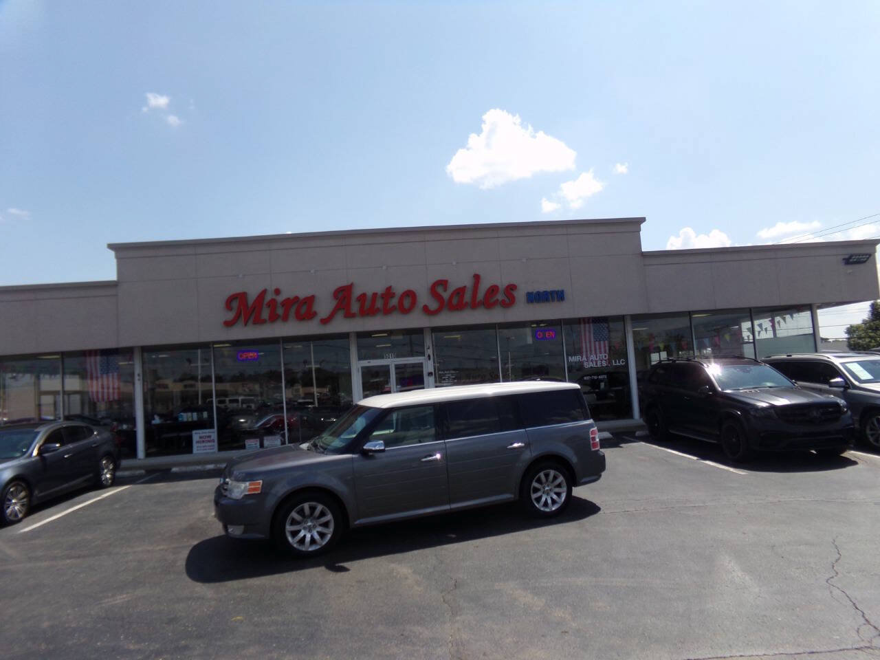 Used 2010 Ford Flex Limited FWD image 2