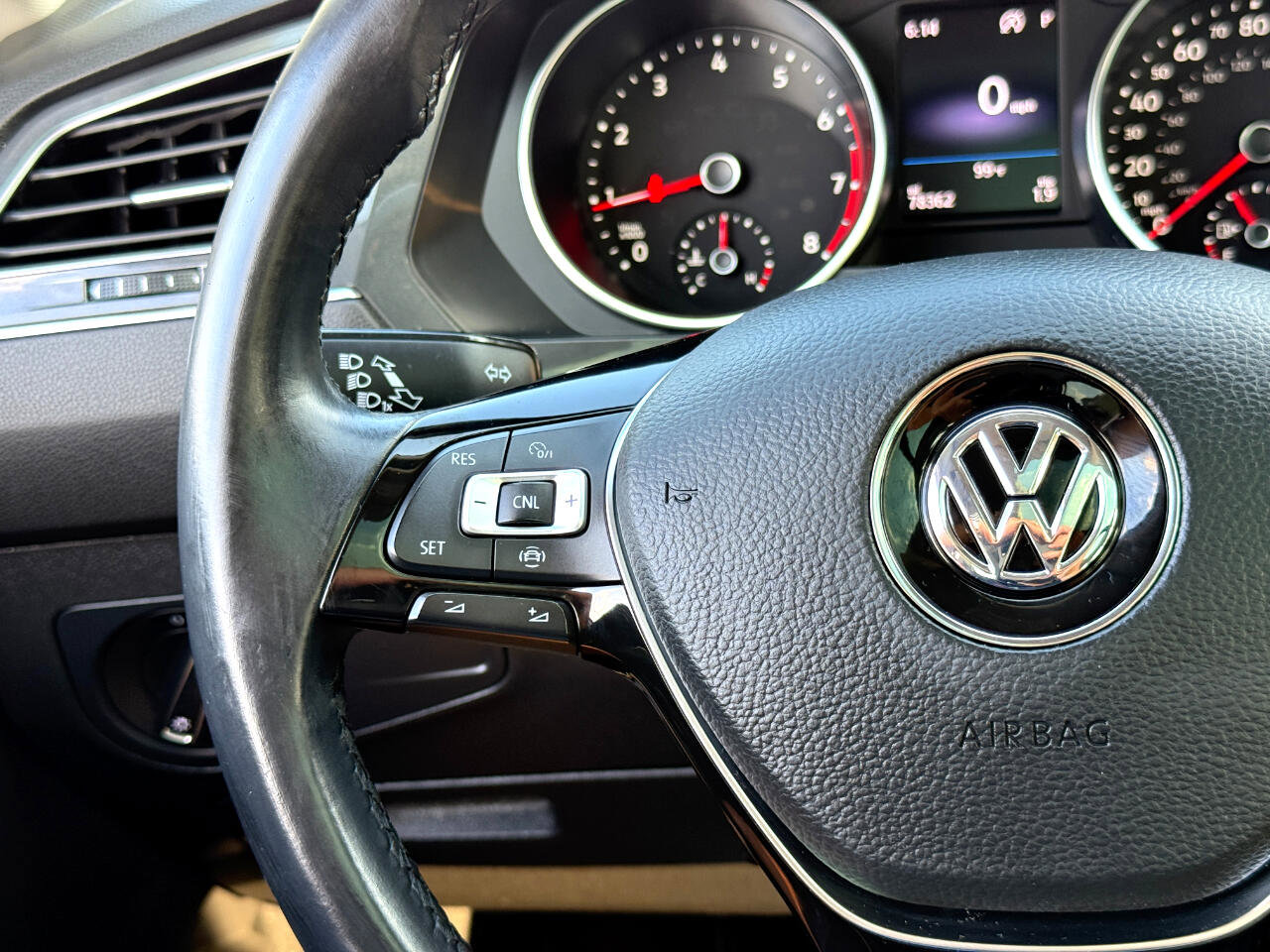 Used 2019 Volkswagen Tiguan SE w/ Panoramic Sunroof Package image 73