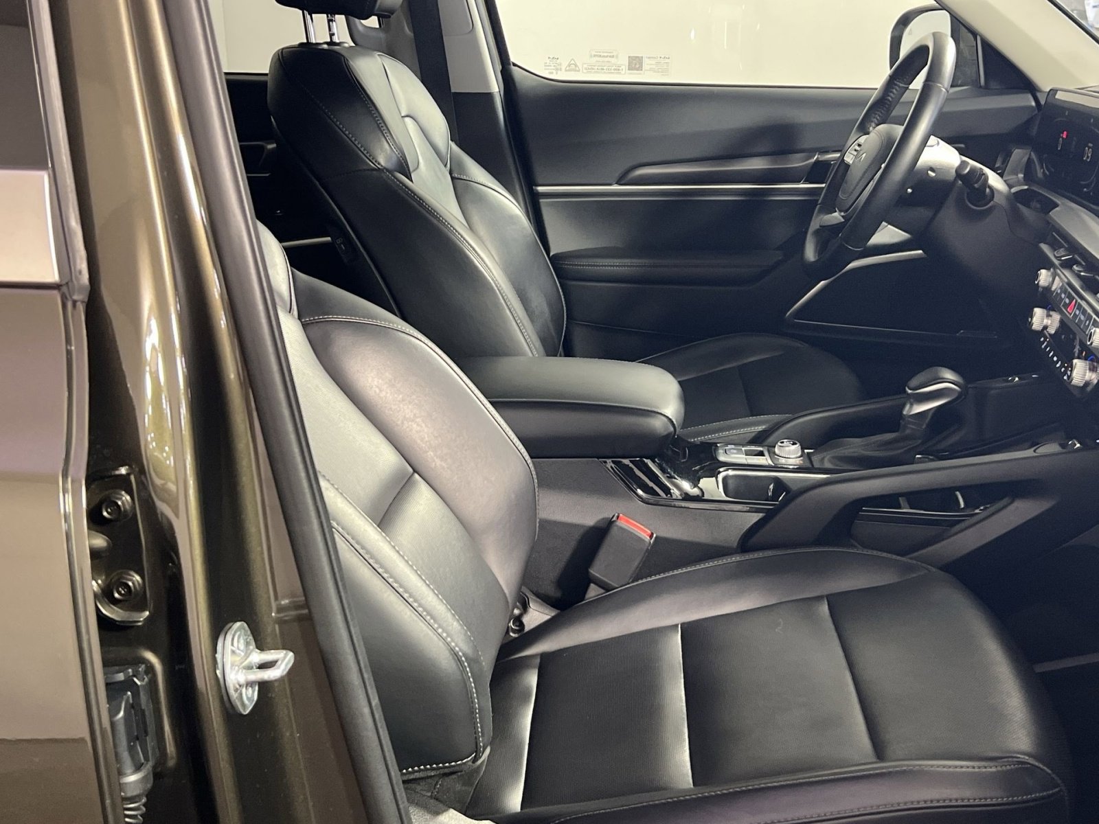 Used 2025 Kia Telluride S image 29