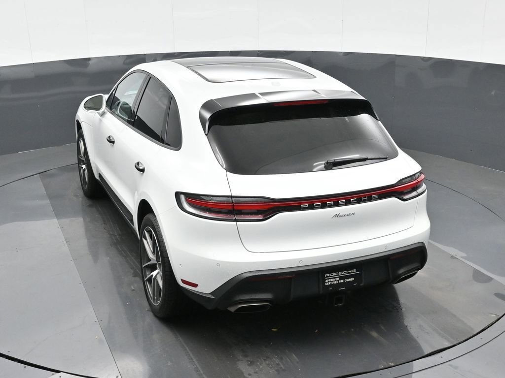 Certified 2025 Porsche Macan image 28