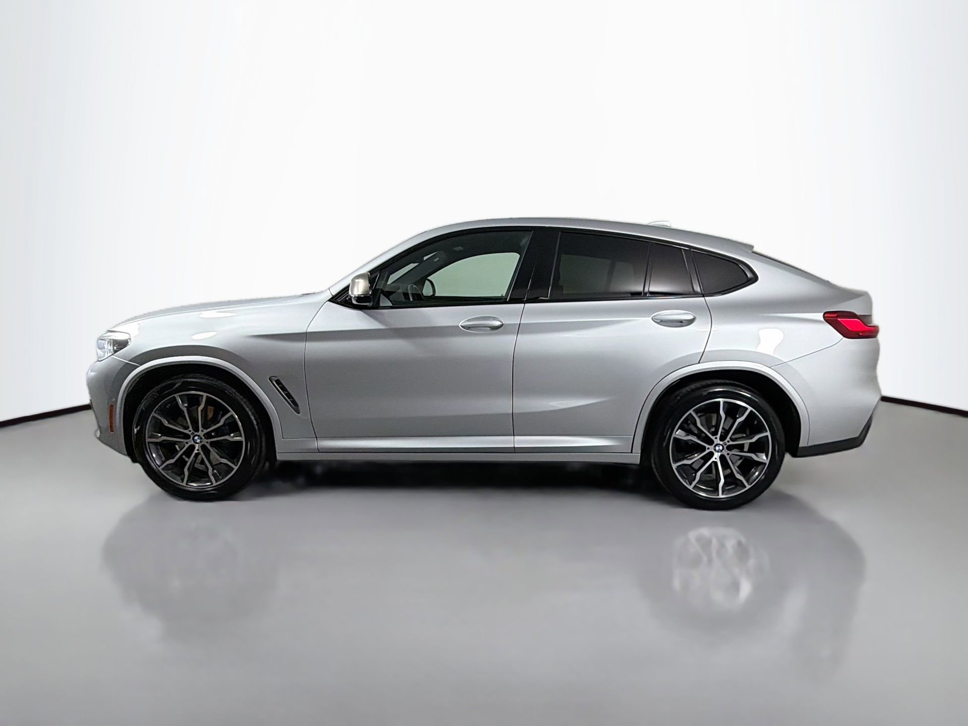 Used 2019 BMW X4 M40i w/ Driving Assistance Package image 9
