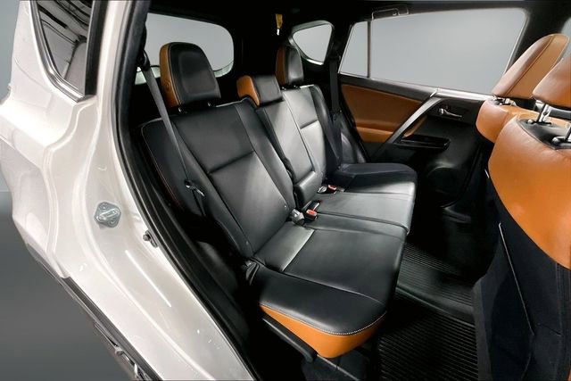 Used 2016 Toyota RAV4 SE image 25