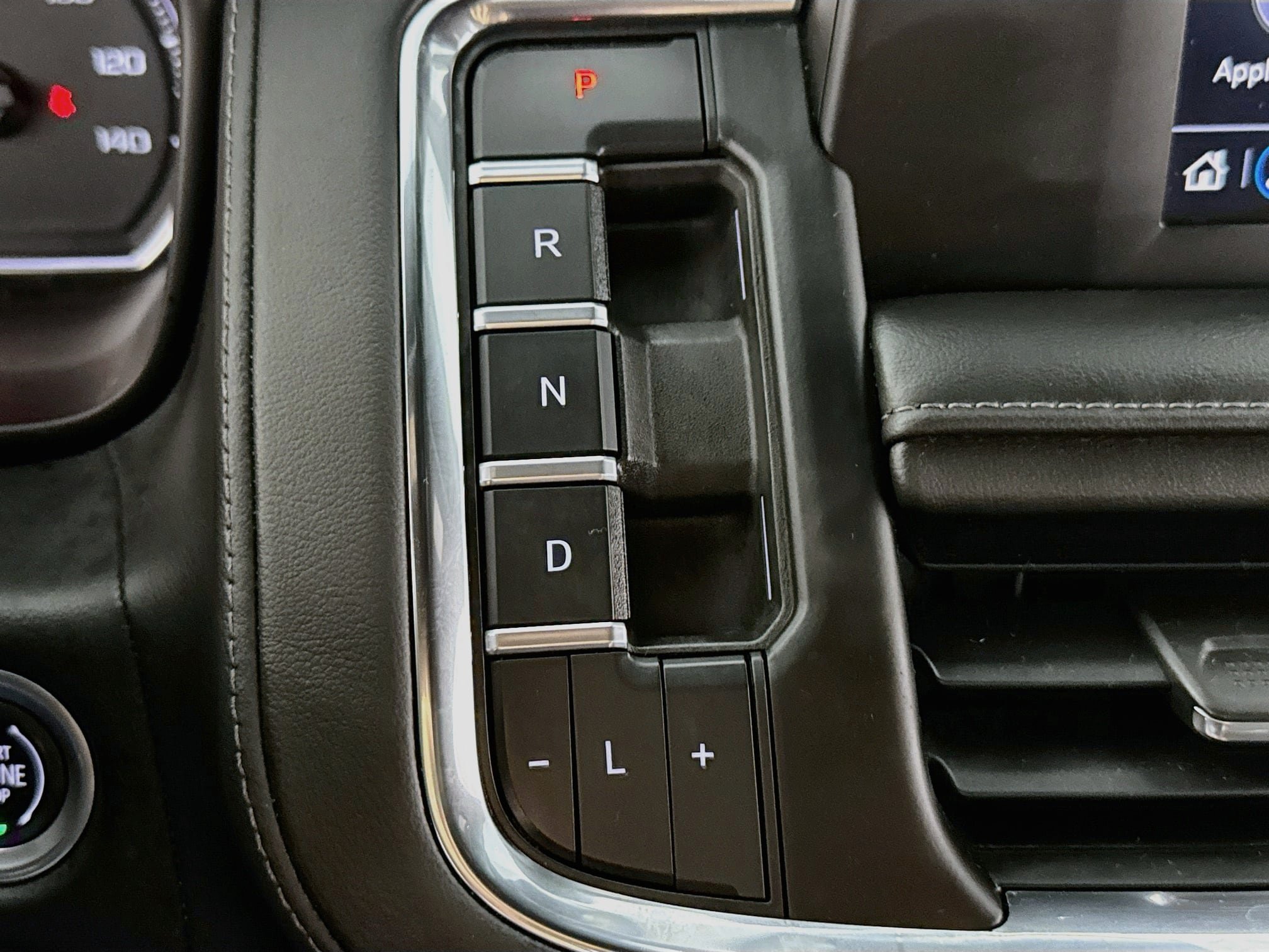 Used 2023 Chevrolet Suburban LS AWD/4WD image 17