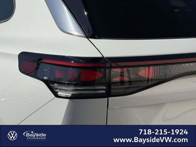 New 2026 Volkswagen Tiguan SEL R-Line AWD/4WD image 15