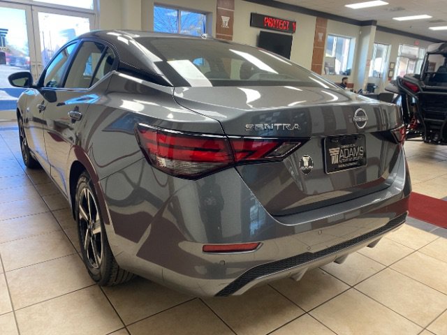 Used 2025 Nissan Sentra SV FWD image 3