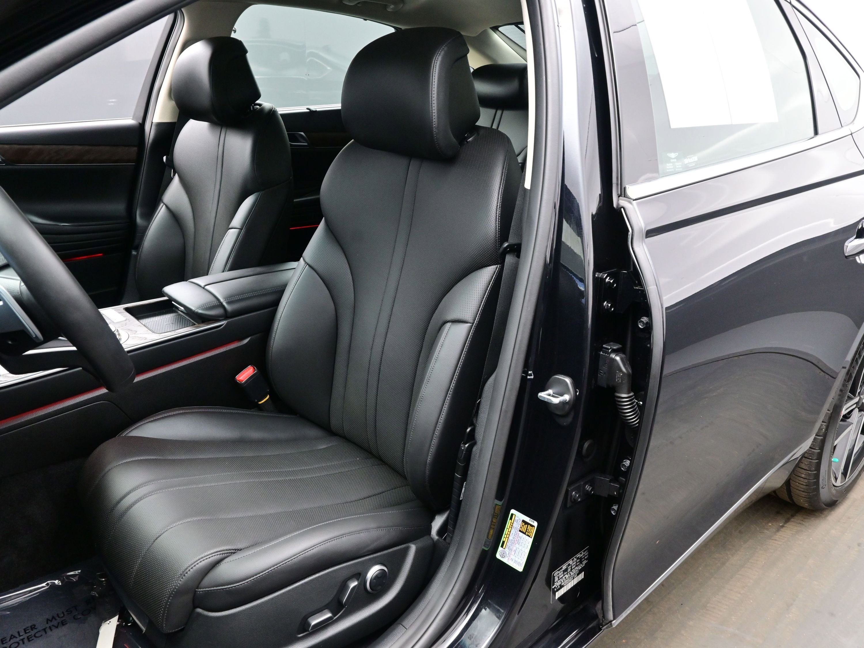 Certified 2026 Genesis G80 2.5T Advanced image 12