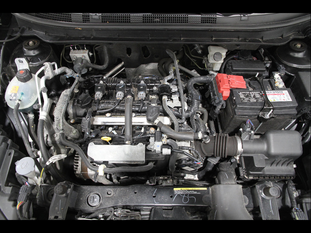 Used 2024 Nissan Kicks SR w/ Exterior Package FWD image 19