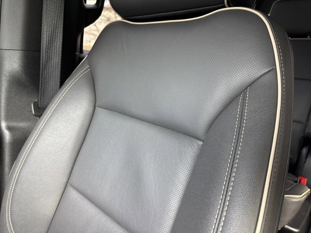 Used 2025 GMC Yukon XL Elevation image 49