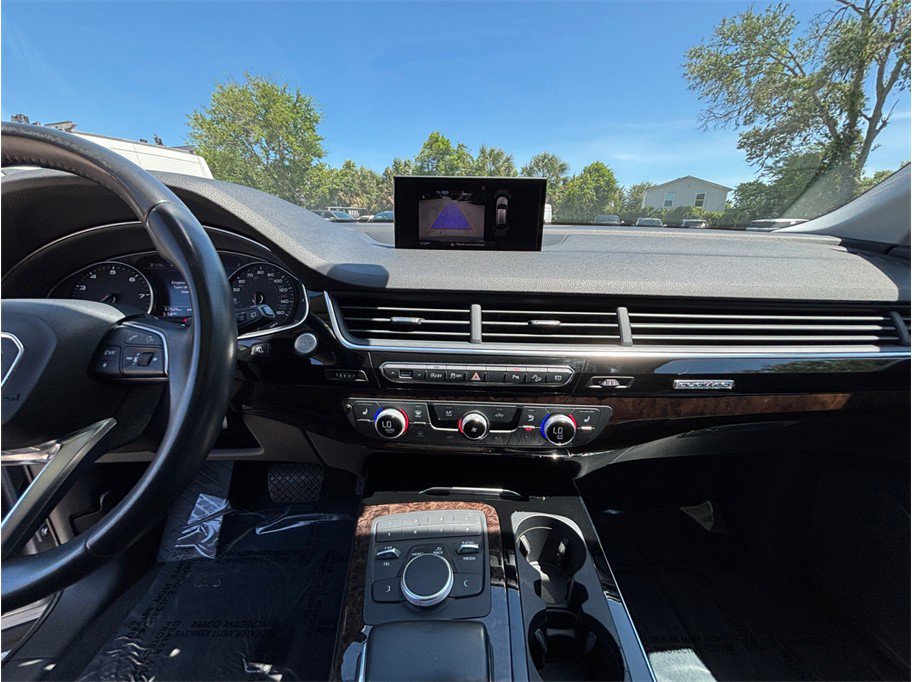 Used 2018 Audi Q7 3.0T Premium AWD/4WD image 11