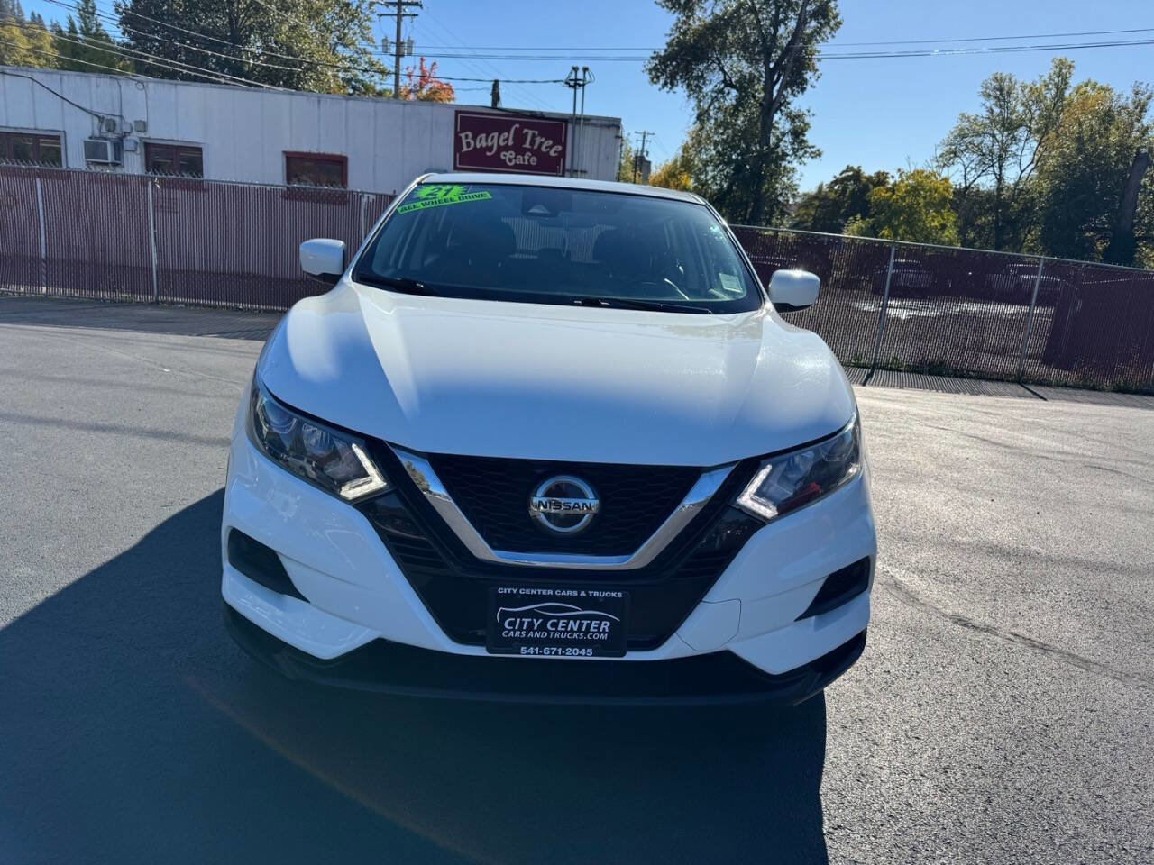 Used 2021 Nissan Rogue Sport S image 3