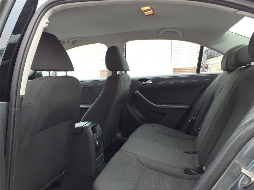 Used 2015 Volkswagen Jetta S image 11