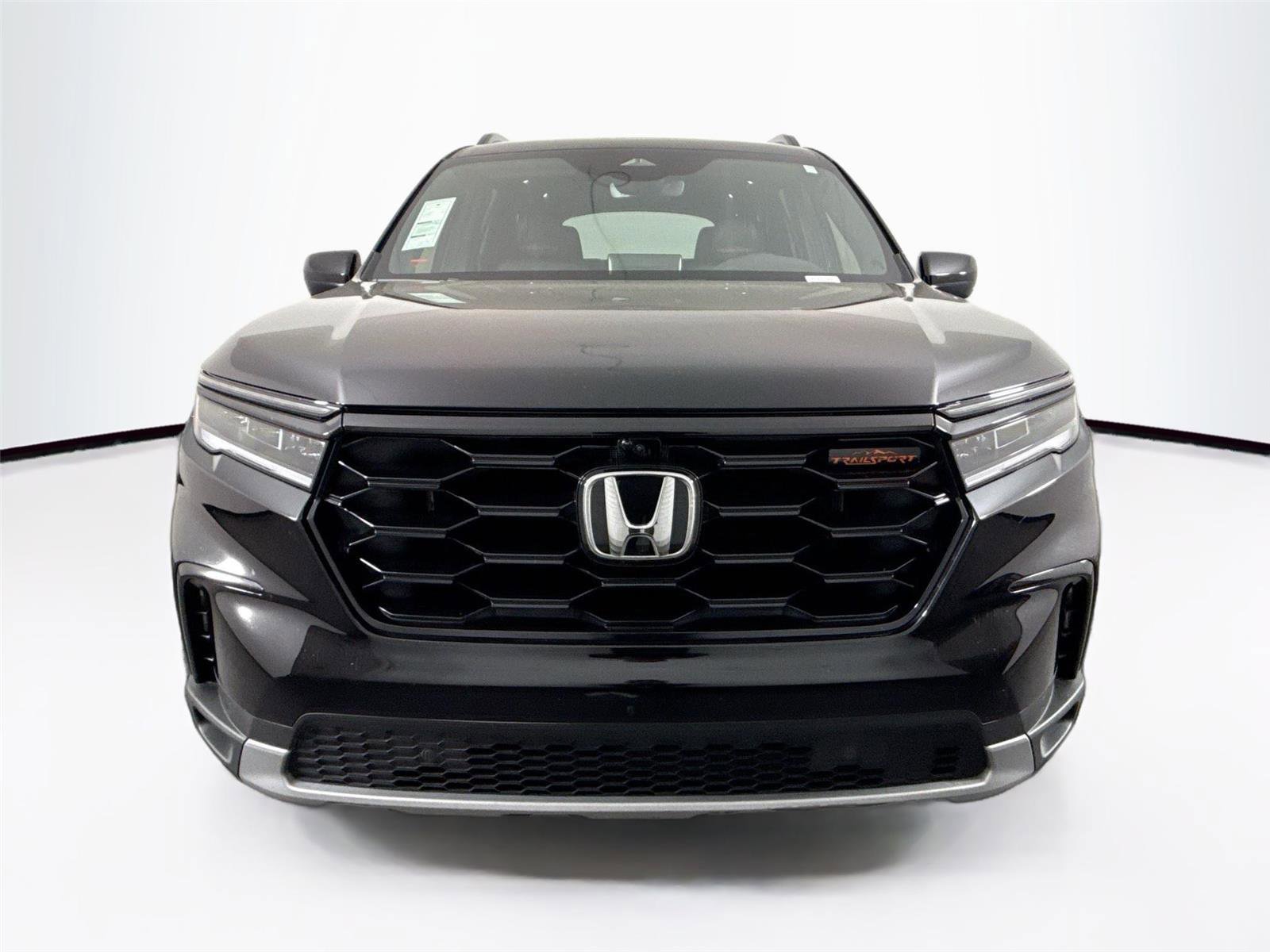 Used 2025 Honda Pilot TrailSport image 8