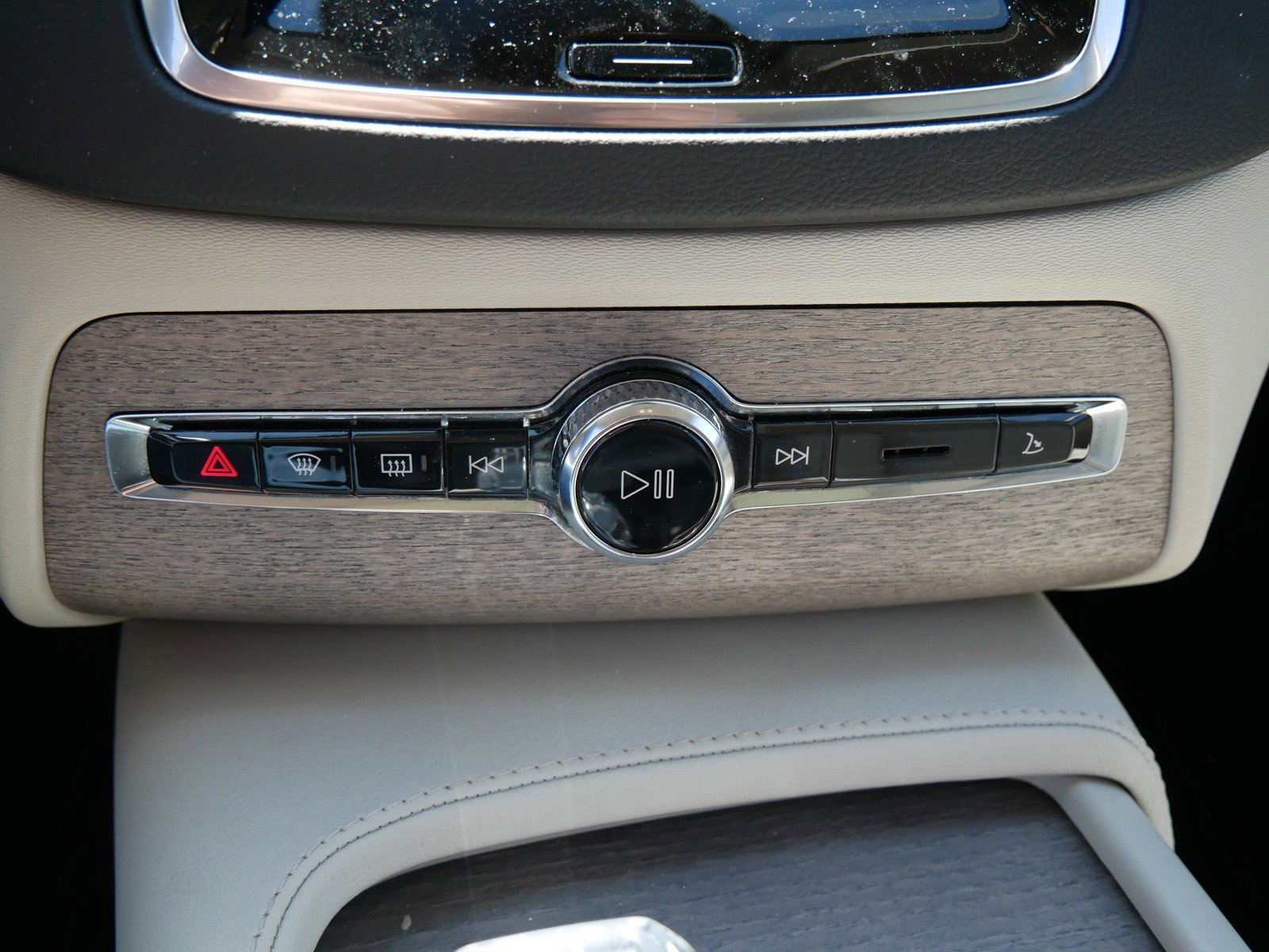 Certified 2023 Volvo XC90 B6 Ultimate AWD/4WD image 19