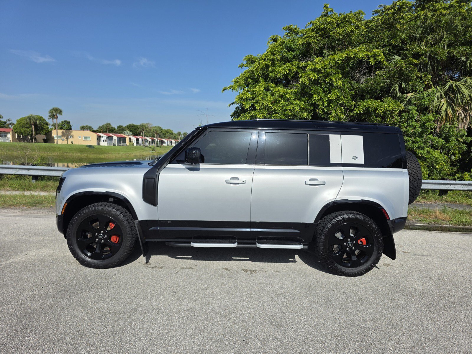 Used 2021 Land Rover Defender 110 X AWD/4WD image 7