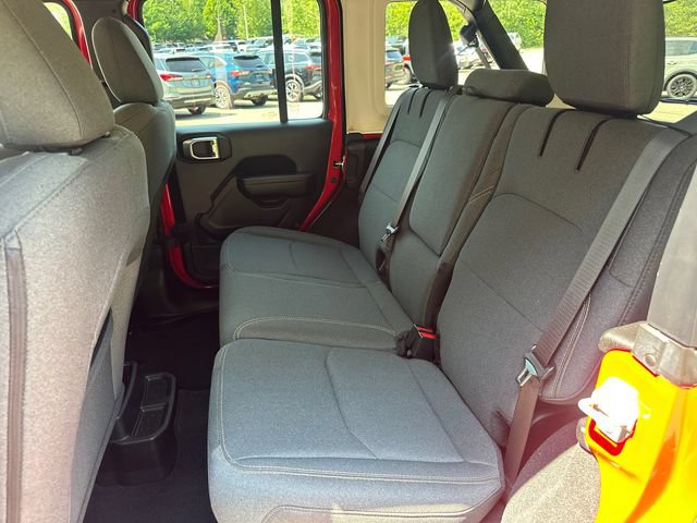 Used 2024 Jeep Wrangler Unlimited AWD/4WD image 18